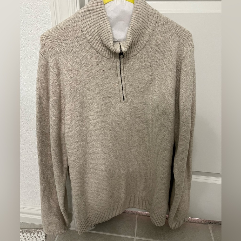Men’s quarter zip sweater